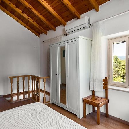 Traditional Rustic Maisonette By Konnect Agios Ioannis Peristeron  Luaran gambar