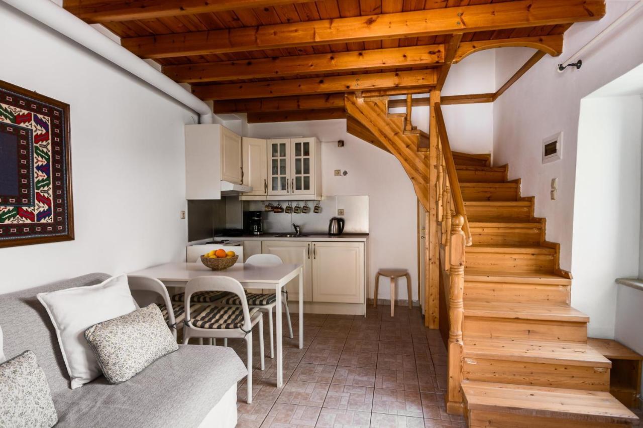 Traditional Rustic Maisonette By Konnect Agios Ioannis Peristeron  Luaran gambar